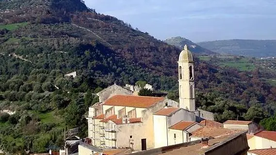 https://immagini.unionesarda.it/version/c:ZjhjN2NkMTEtNTBkYy00:MTMxZWIyZTQtNjhmOC00/image.webp?f=16:9