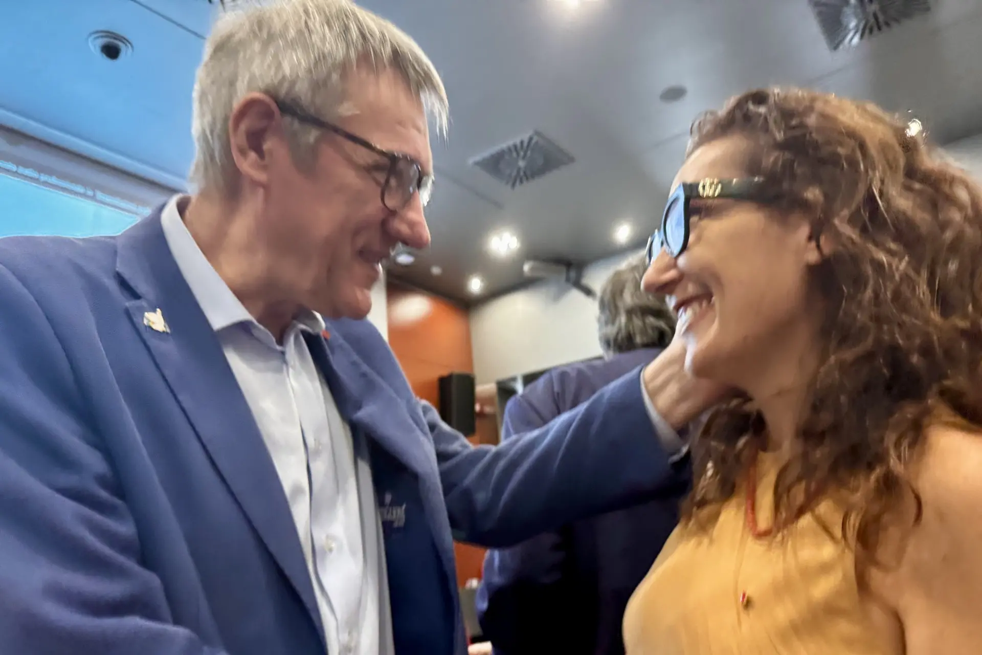 A sinistra Maurizio Landini. A destra Simona Fanzecco