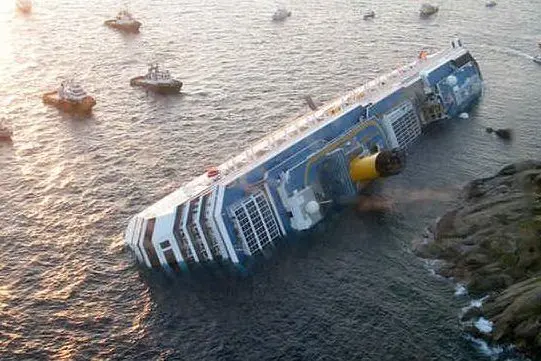 La Costa Concordia dopo il naufragio