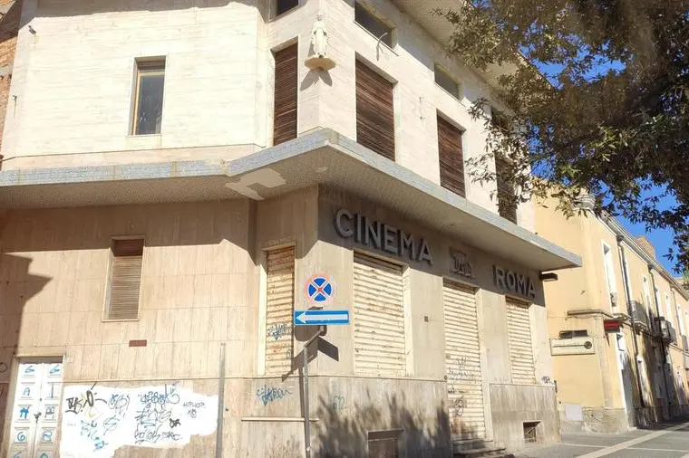L'ex cinema Roma (foto A. Serreli)