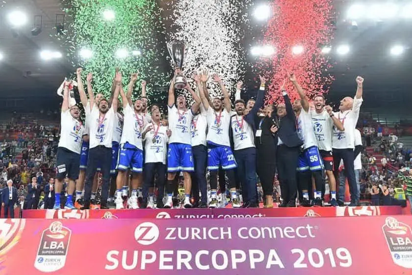 La Dinamo il giorno della vittoria della Supercoppa 2019 (foto archivio)