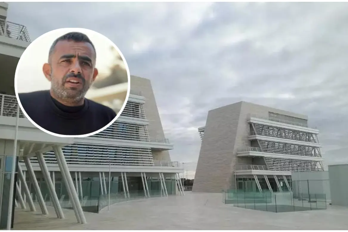 Tor Vergata, nel riquadro Mahmoud Al Najjar (foto X Drop Site via Ansa)