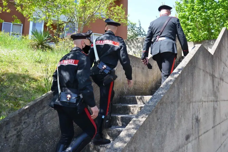 (foto carabinieri)