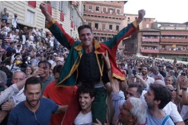 The victory of Tittia at the Palio di Siena. Great party in Nurri: &quot;Indescribable joy&quot;
