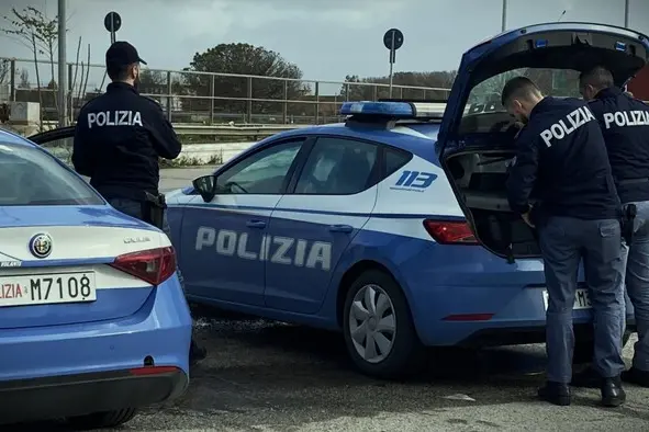 Polizia (foto Ansa)