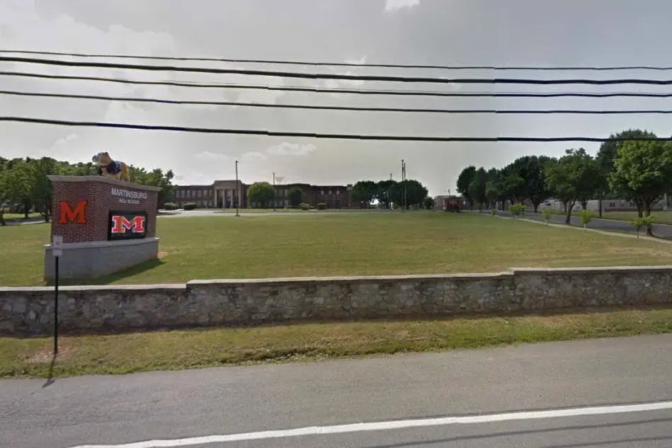 La Martinsburg High School (Google Maps)