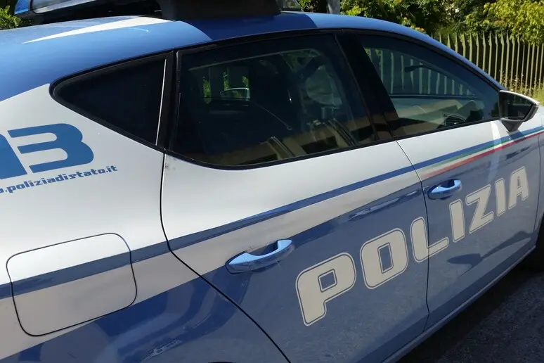 Polizia (foto Ansa)