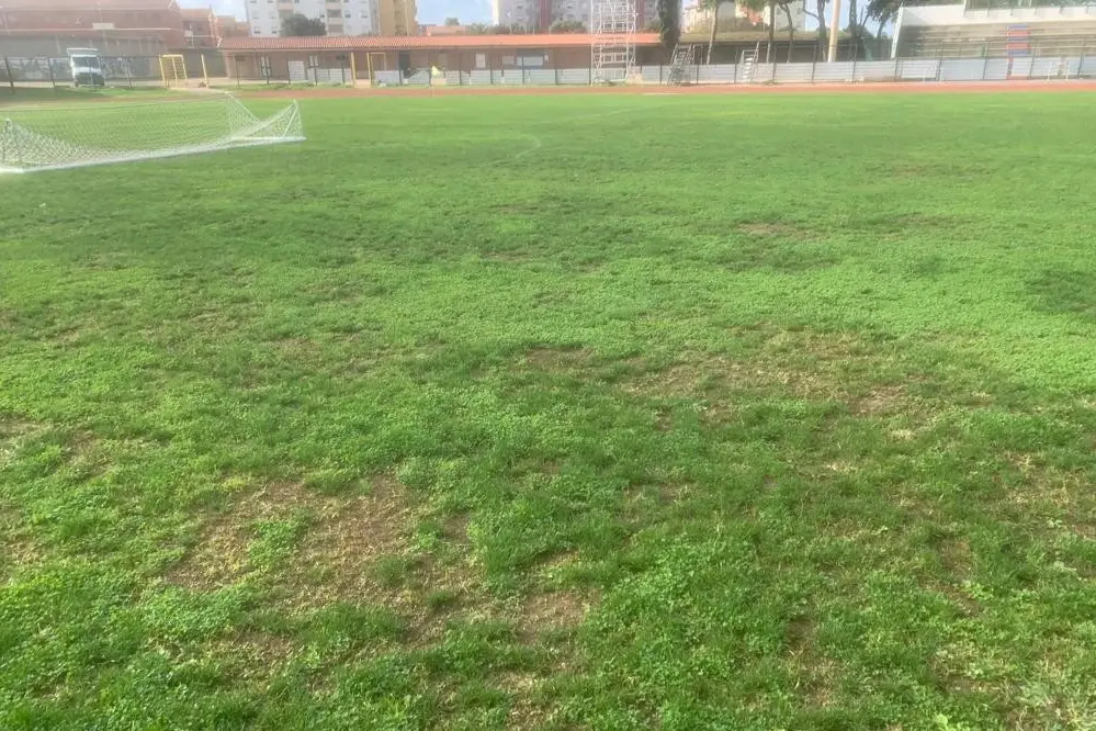  Il terreno di gioco del Comunale di Porto Torres (foto L'Unione Sarda - Tellini)
