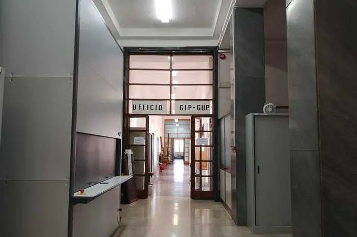 Un corridoio del tribunale di Sassari
