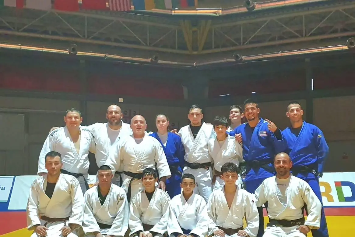 La squadra del Centro Sportivo Judo Olbia (foto concessa)