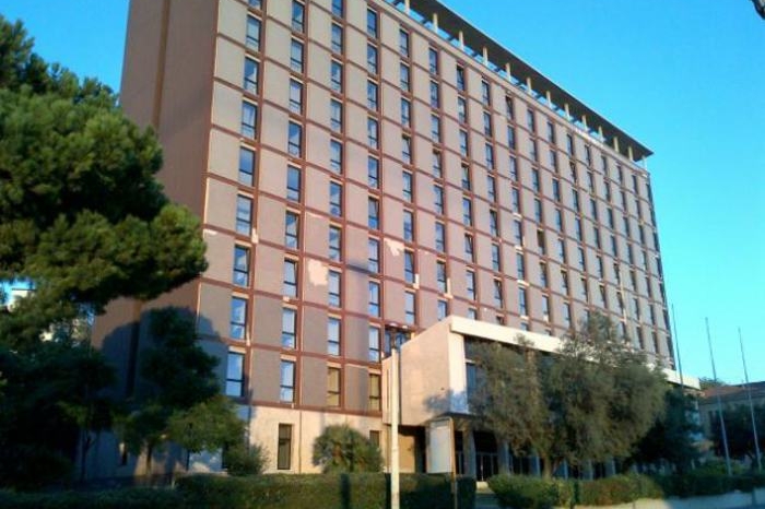Palazzo della Regione in viale Trento a Cagliari (foto Ansa)