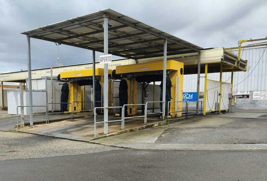 Blitz dei ladri nell’autolavaggio