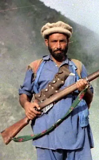 Un combattente mujaheddin