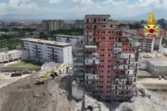 Napoli, crollo Vela rossa: famiglie sgomberate rientrano in case