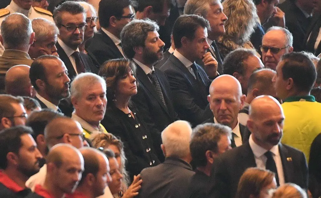 Il premier Giuseppe Conte e il presidente della Camera Roberto Fico