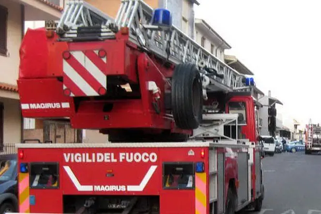 Un camion dei Vigili del fuoco (Archivio L'Unione Sarda - Chergia)