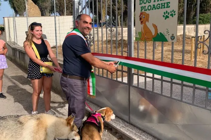 Il sindaco inaugura il Dog Park (foto concessa)