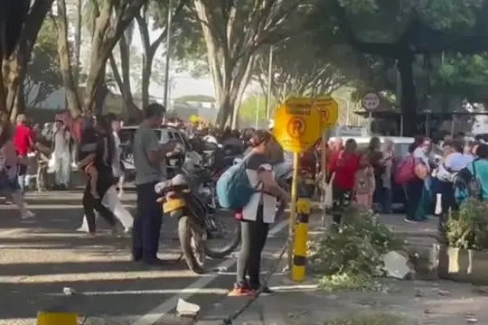 Colombia, terremoto di magnitudo 7.4: gente in strada a Cali e Bogotà