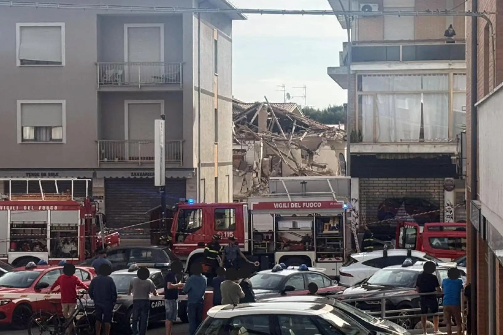 The collapse (Ansa)