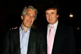 Una vecchia foto di Donald Trump (a destra) con Jeffrey Epstein (a sinistra)