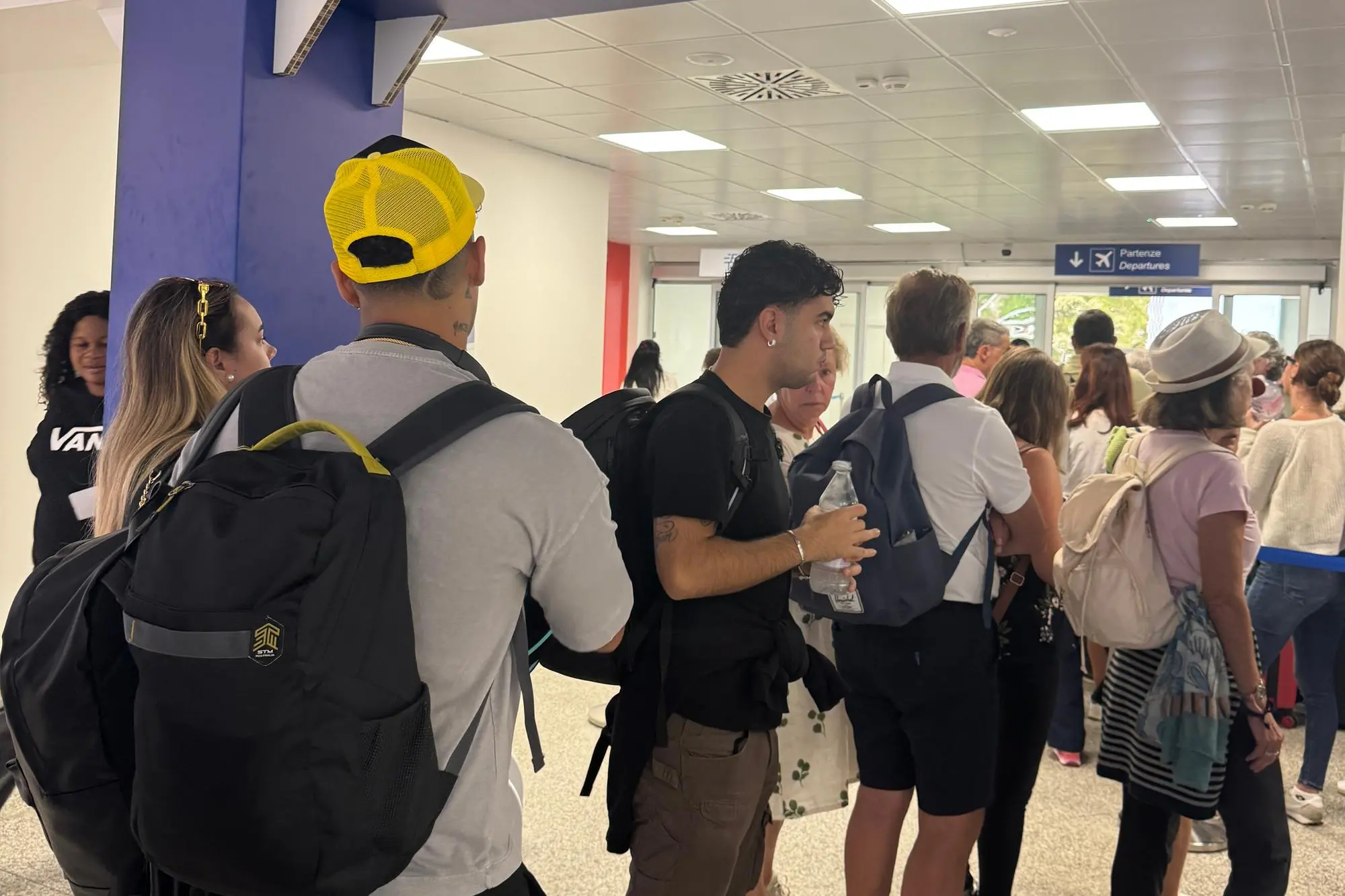 L'area partenze all'aeroporto di Alghero