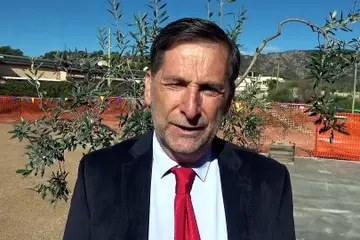 Nuovo frantoio a Oliena: «Olivicoltura settore cardine, dalle enormi potenzialità»
