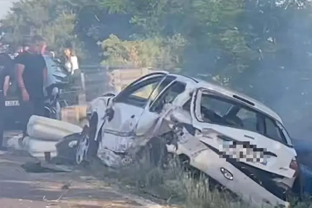埃尔马斯附近的 130 号高速公路发生事故（照片 L'Unione Sarda-Deidda）