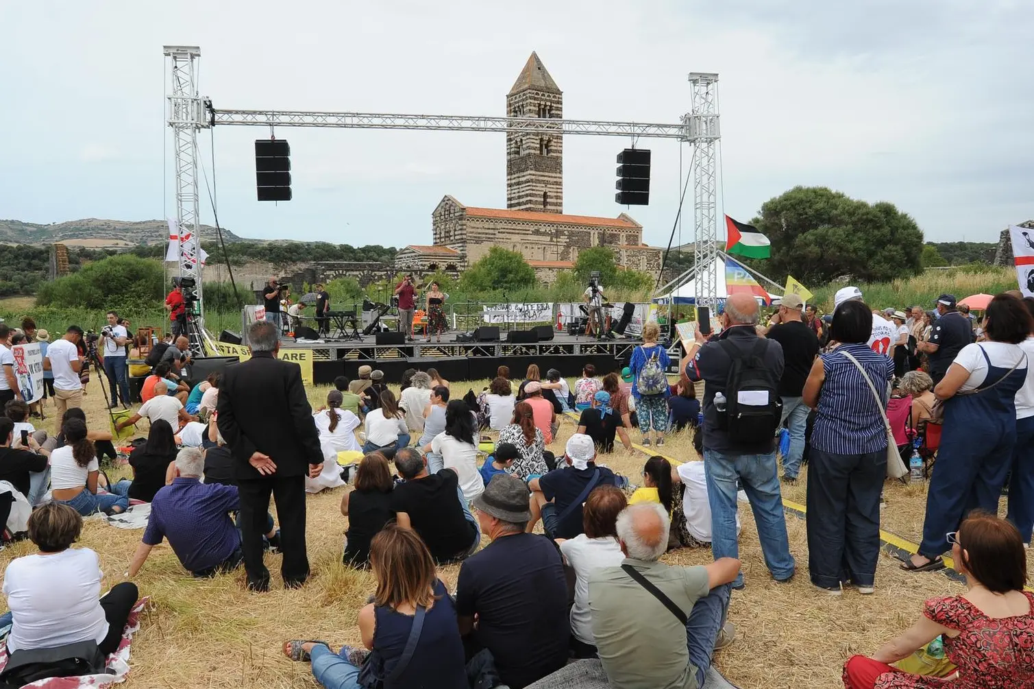 Manifestazione a Saccargia (archivio L'Unione Sarda)