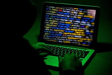 Commissiona un omicidio sul dark web (foto simbolo Ansa)