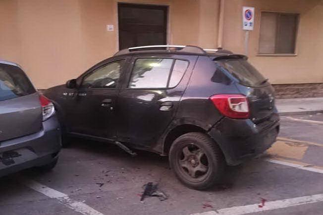 Bomba carta danneggia due auto ad Alghero