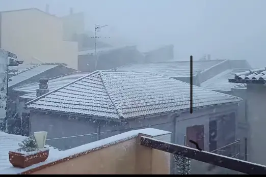 La neve a Osilo (foto concessa)