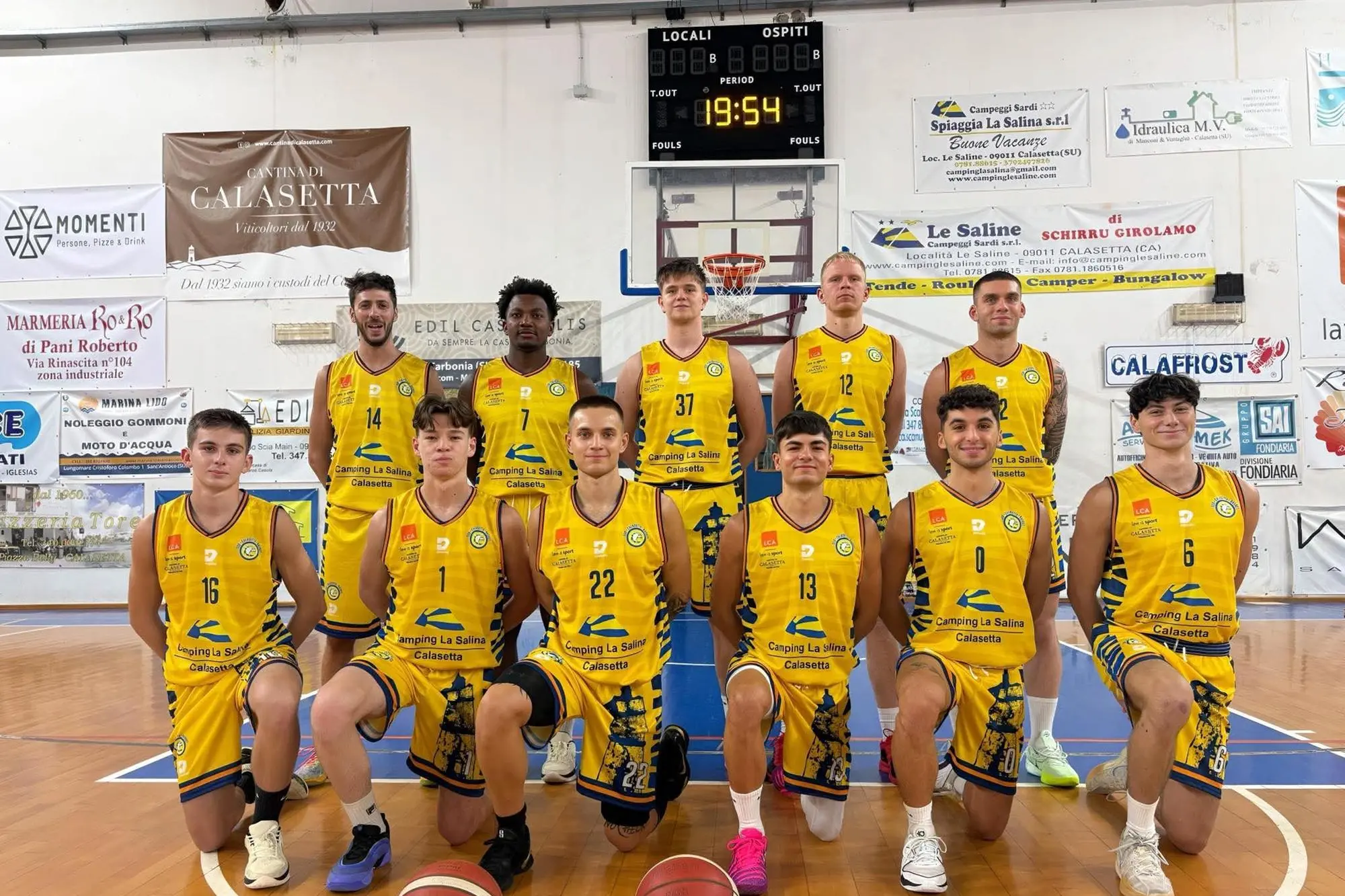 Una formazione del Calasetta Basket (foto concessa)
