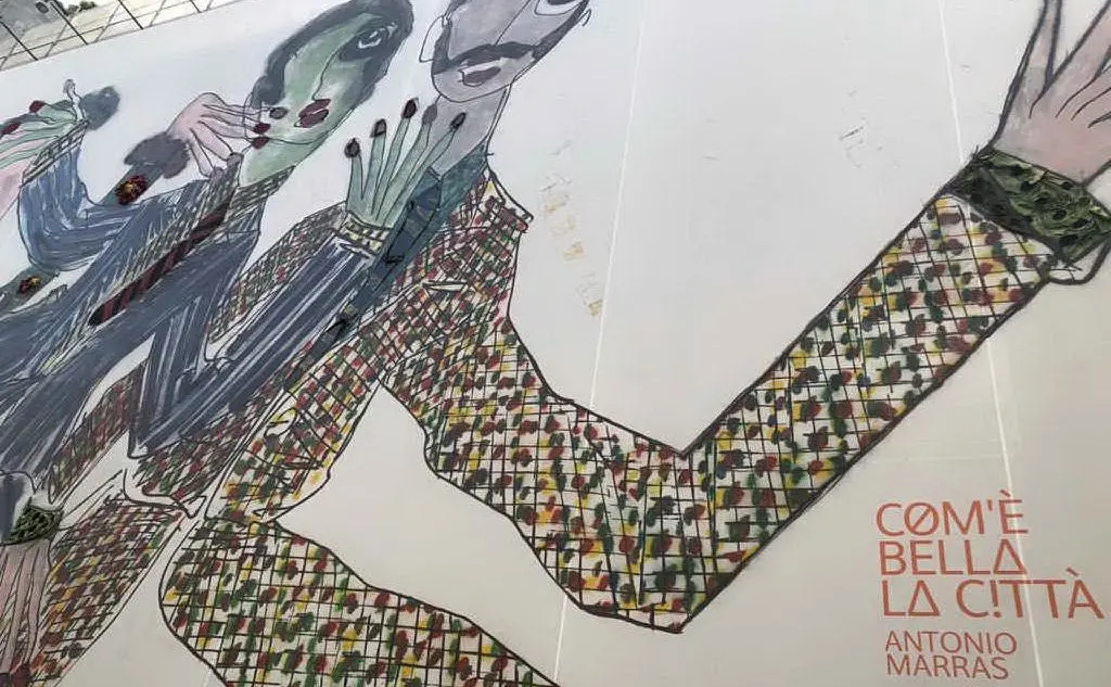 L'opera dell'artista algherese &quot;nasconde&quot; i lavori di restauro della struttura