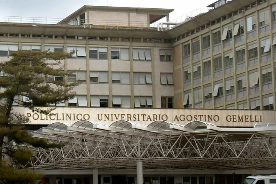 Il policlinico Gemelli di Roma (Ansa)