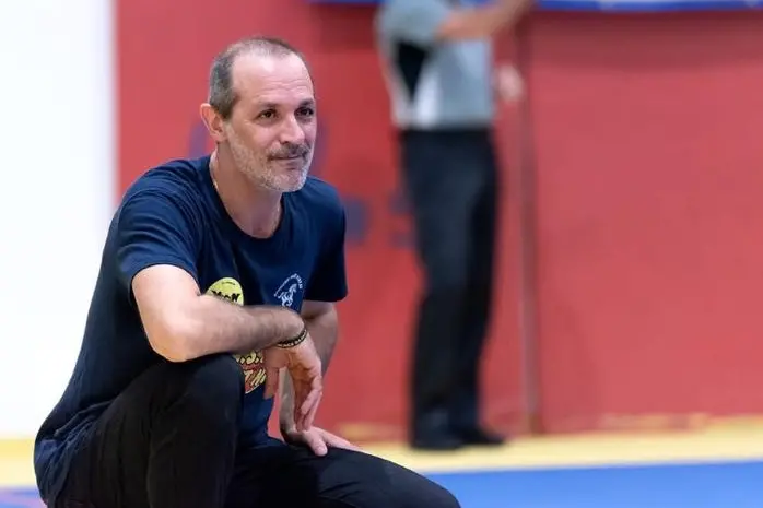 Il coach del Basket Nulvi Gian Giorgio Cadoni (foto di Giovanni Mattu)