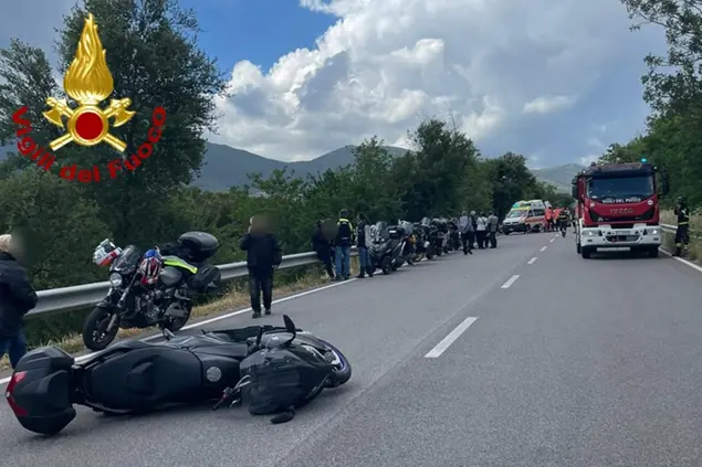 Lo scooter sull'asfalto a Bottidda
