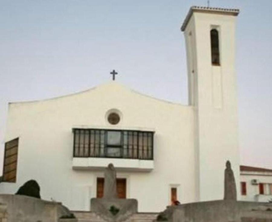 Sì ai lavori nella chiesa di Villarios