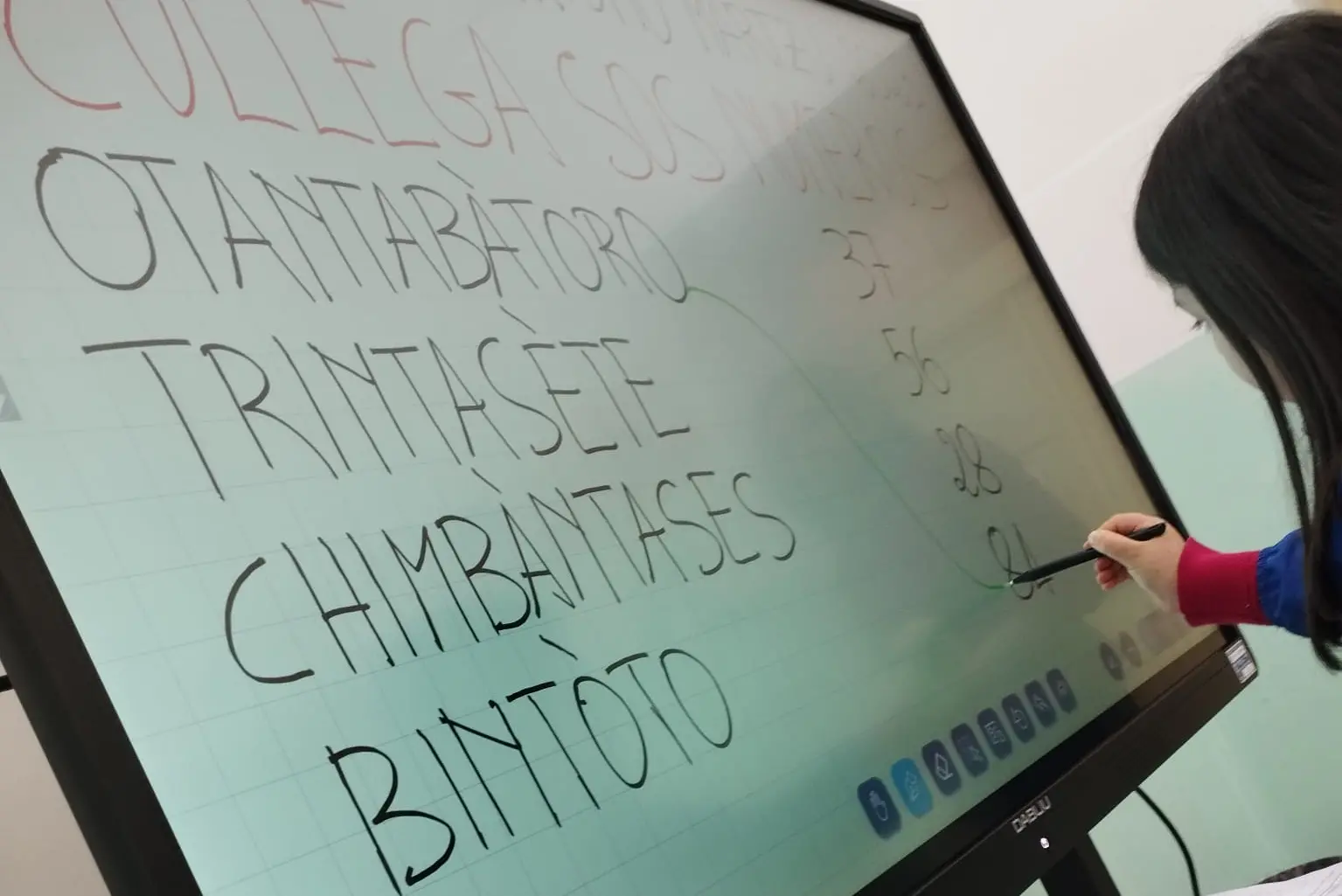 Una lezione di lingua sarda in una scuola (foto archivio)