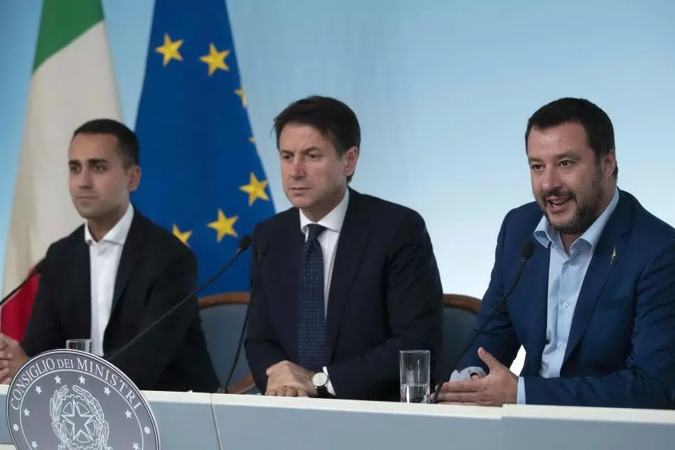 Da sinistra: Di Maio, Conte e Salvini (Ansa)