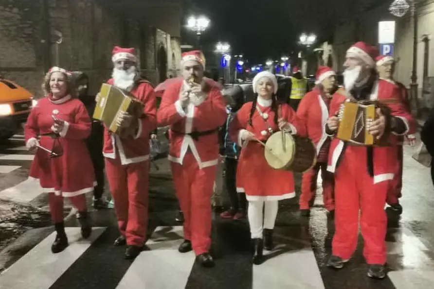 I babbi Natale (foto Antonio Serreli)