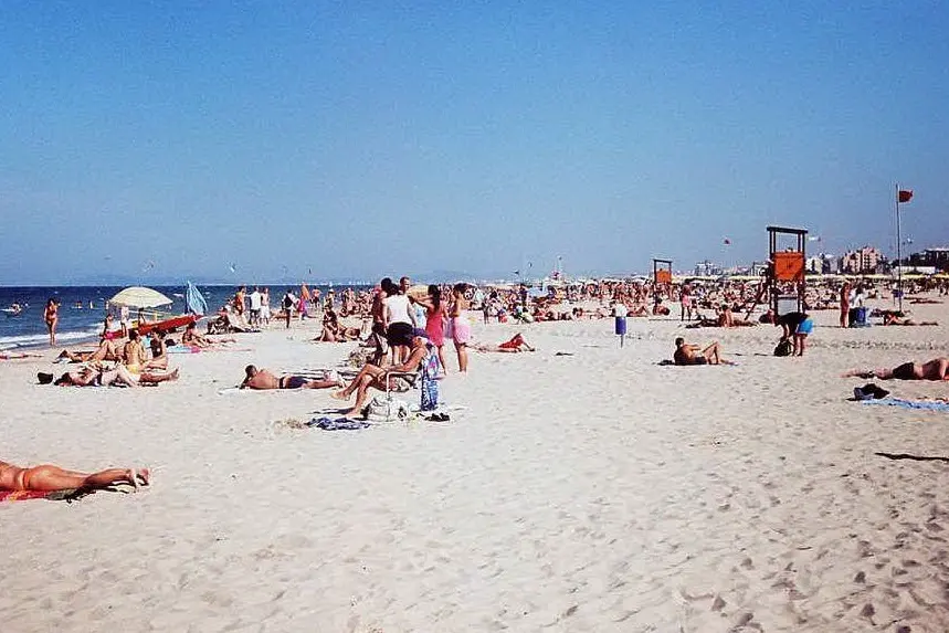 La spiaggia di Rimini (foto Flickr)