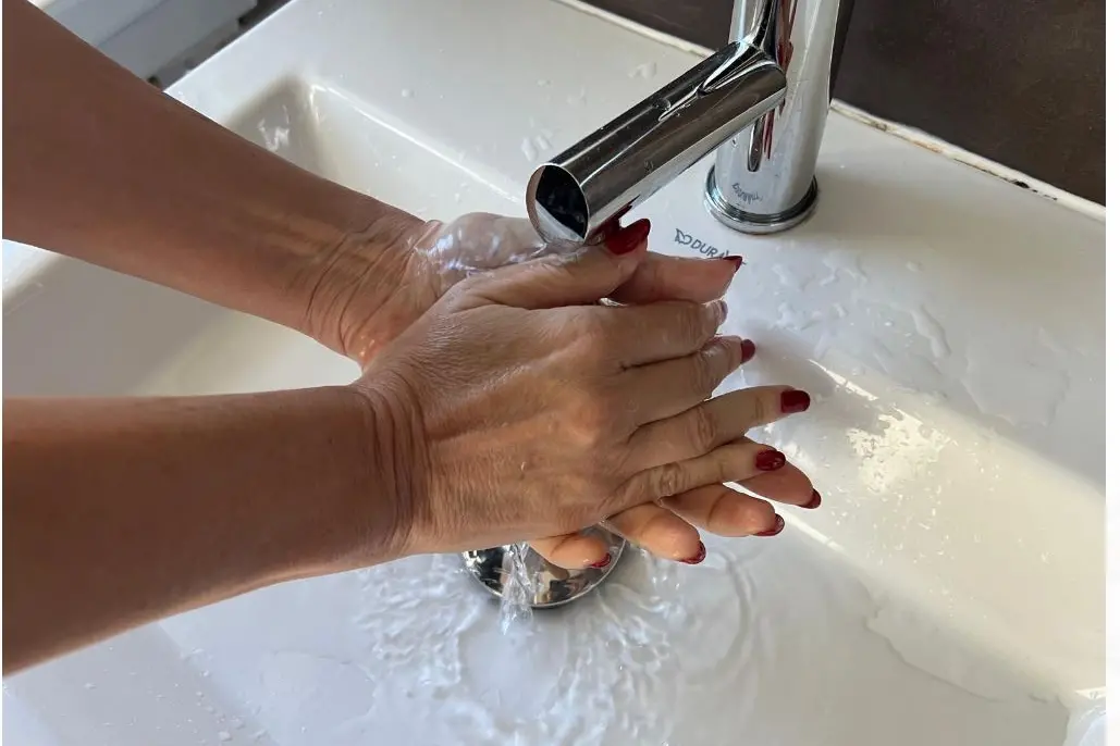 Un lavaggio delle mani