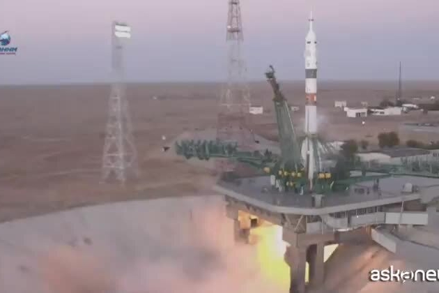 Decollata la Soyuz verso l'Iss, a bordo due cosmonauti russi e un astronauta Usa