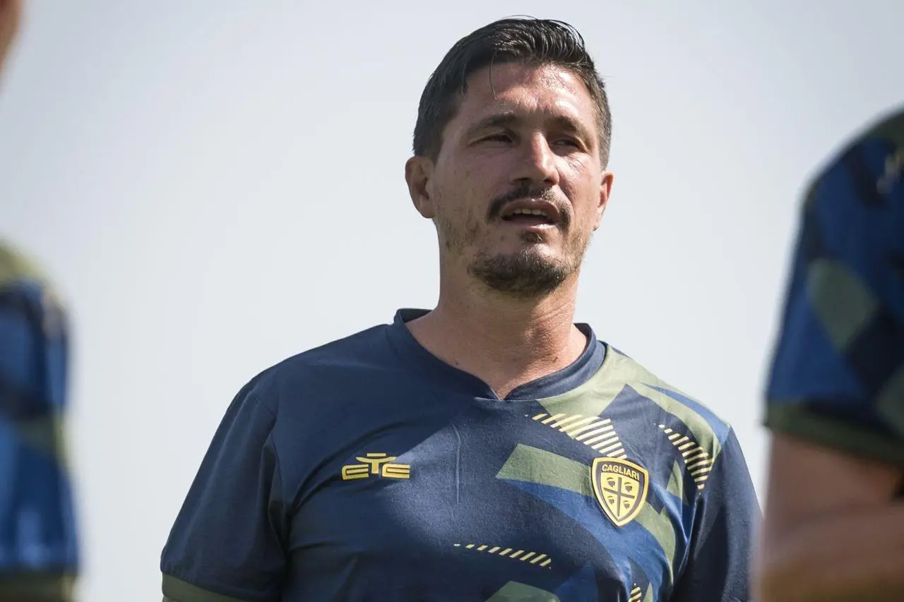 L'allenatore del Cagliari, Fabio Pisacane (foto Valerio Spano)