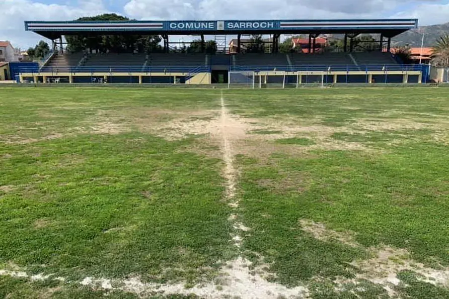 Il campo erboso dello stadio intitolato a Mario Tiddia (foto L'Unione Sarda - Murgana)