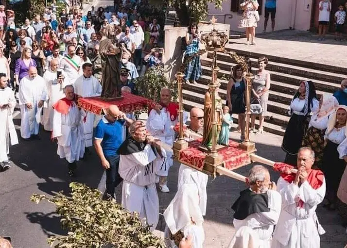 La processione di qualche anno fa (foto concessa)