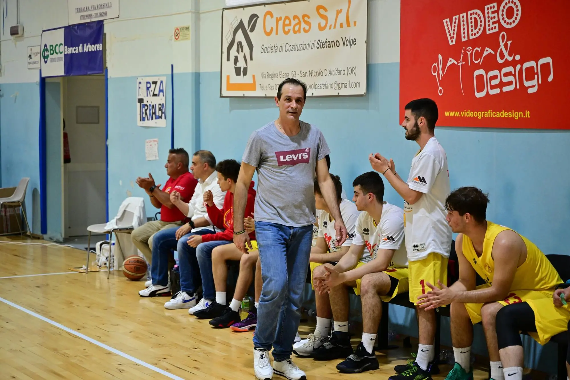 Nella foto, Giangiorgio Cadoni nel corso della finalissima di domenica scorsa tra Demones Ozieri e Basket Iglesias (foto di Andrea Chiaramida)