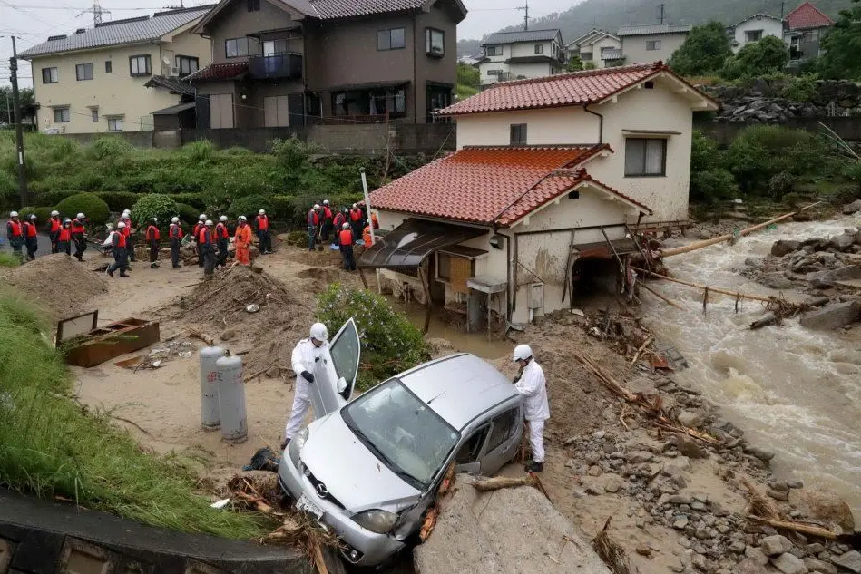 Disastro in Giappone dove il maltempo sta mettendo in ginocchio la popolazione