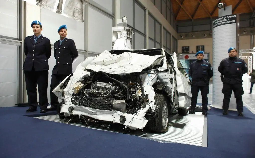 I resti dell'auto di Falcone in mostra