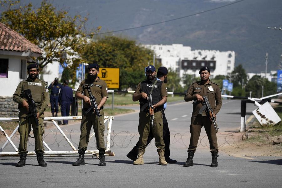 I negoziati Usa-Iran in sospeso. Trump: «Senza accordo è pronto l’esercito»